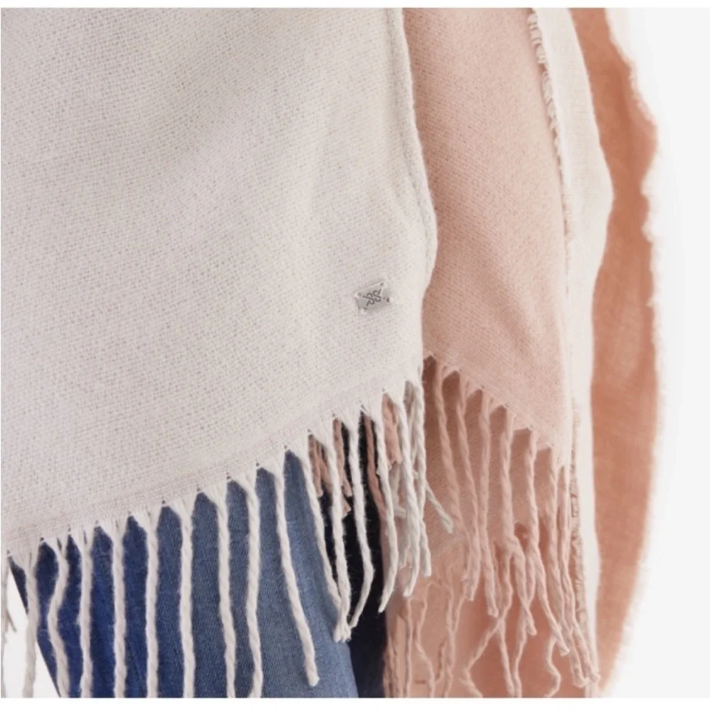 Soia & Kyo Woven Scarfigan With Fringe Blanket Poncho Sweater Cream Pink OS